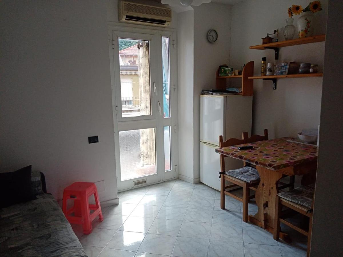 Apartamento Casa Albarosa, 10 Min Walk Train Station, Free Parking. La Spezia Exterior foto