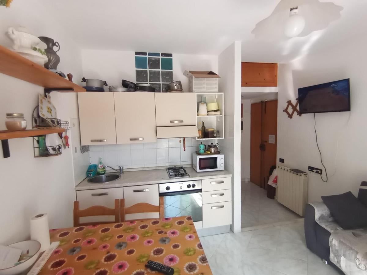 Apartamento Casa Albarosa, 10 Min Walk Train Station, Free Parking. La Spezia Exterior foto